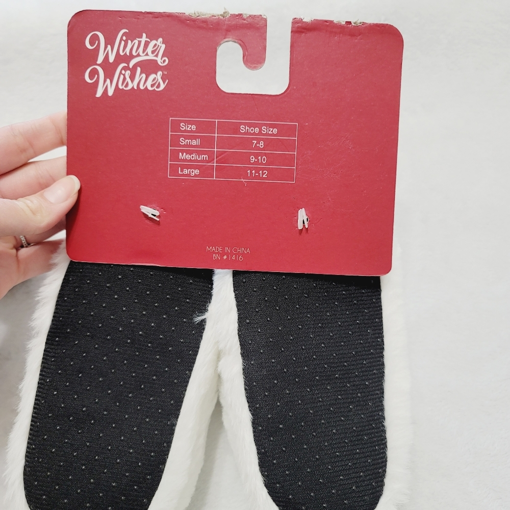 💕 NWT Winter Wishes White Kid's Slippers Size Small Unisex - Picture 5 of 9